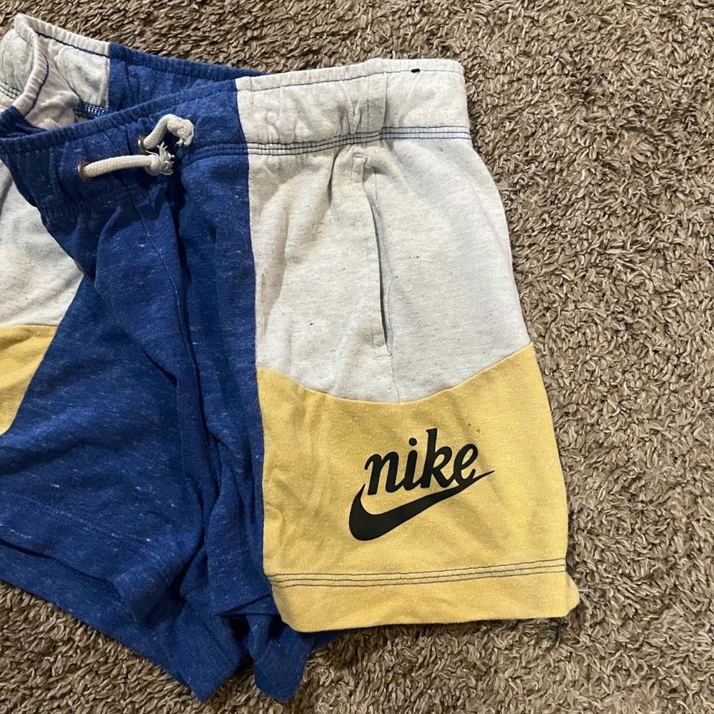 Nike Sportswear Icon Clash Women's Shorts In Blue, Yellow & White - Picture 3 of 8